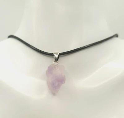 Halskette mit Amethyst, Quarzkristall, oder Drachenklaue mit Perle, Handarbeit - Bild 1 von 4