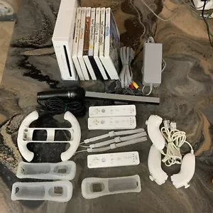 Nintendo Wii Console Bundle 3 Controllers 7 Games Microphone - Picture 1 of 17