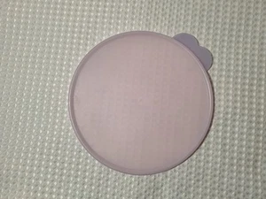 Tupperware Replacement Round Lid Light Clear Purple w/ Butterfly Tab #2515K Z - Picture 1 of 12