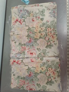 Piezas de tela pastel Sheridan de Australia de una falda de cama - algodón - Imagen 1 de 8