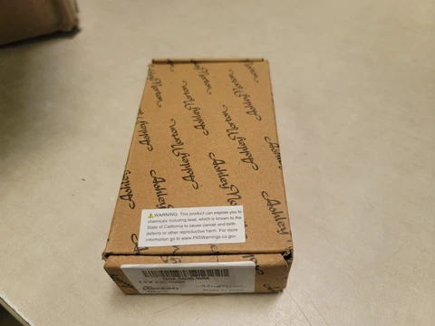 Box of 2 Ashley Norton Hinge Set  White Medium HIN.3535.WM Cover