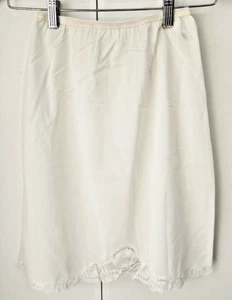 Vassarette halber Slip Größe S/M klein/Mittel kurz weiß Blumenmuster Spitze Nylon Vintage - Bild 1 von 9