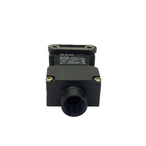 NEW Schmersal AC-15 230V 4A IP67 Safety Interlock Switch AZ 15 zvrk - Picture 1 of 7