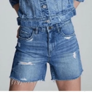 BlankNYC Bahama Mama Distressed Denim Women Shorts 30 - Picture 1 of 9