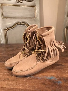 New Minnetonka Ankle Boots Booties Size 6 Women's Native American Fringe - Picture 1 of 6