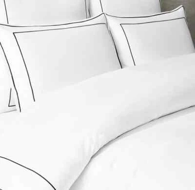 Edredón de satén con marco italiano Restoration Hardware negro Foto 1 de 4