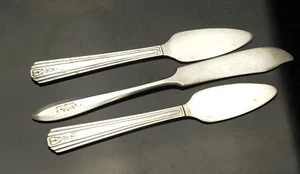 Vintage Community Plate butter knife and  Two Avon butter knives. - Picture 1 of 4