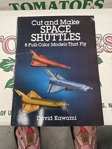 CUT AND MAKE SPACE SHUTTLES 8 FULL COLOR MODELS THAT FLY BY DAVID KAWAMI - Foto 1 di 12