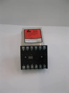 Red Lion Controls 2300200 12 Pin Relay Socket NEW - Picture 1 of 1