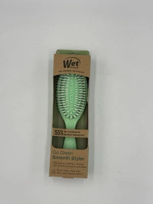 Wet Brush Go Green Smooth Styler Hair Brush Tea Tree Oil Infused Green NIB - Image 1 of 4