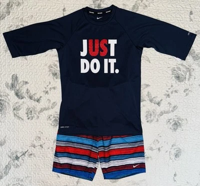 Conjunto de bañador Nike azul marino protector contra erupciones y rayas para niños talla/grande (14-16) Foto 1 de 4