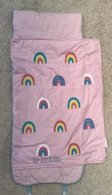 Alfombrilla para siesta Pottery Barn Kids chenilla arco iris mono “Walker” Foto 1 de 4