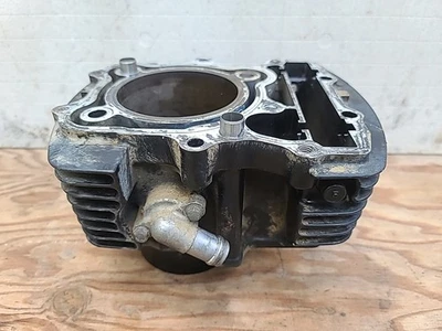 1986 Honda VT1100C VT 1100 C Shadow Front Cylinder Jug 12100-MG8-000 - Image 1 of 4