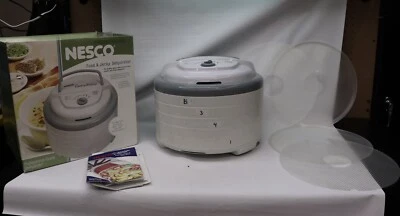 Профессиональный вяленый дегидратор для пищевых продуктов и говядины Nesco FD-75PR 5 лотков 4 вкладыши - Изображение 1 из 4