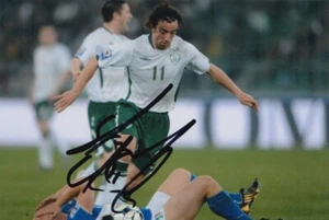 FOTO FIRMADA A MANO DE STEPHEN HUNT 6X4 AUTÓGRAFO DE FÚTBOL DE LA REPÚBLICA DE IRLANDA 1 - Imagen 1 de 1