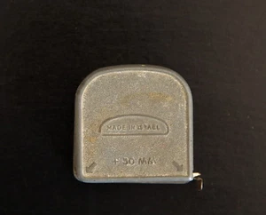 Cinta medidora de metal de colección del ejército israelí de las FDI hecha en Israel años 60’s o 70’s  - Imagen 1 de 4
