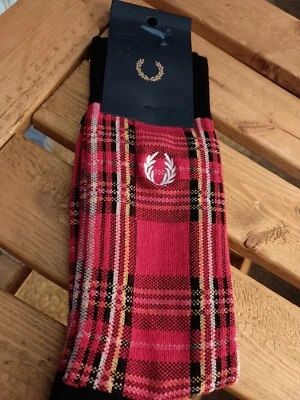 FRED PERRY ROYAL STEWART CALCETINES TARTÁN ROJO C5127 943 NUEVO REINO UNIDO TALLA 6-8 EUR 39-42 Foto 1 de 4