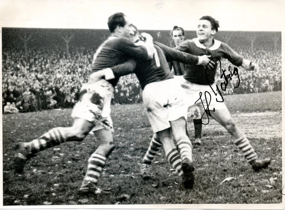 Heinz Patzig - VfB Lübeck  - Spielszene 50ger Jahre  orig.  signiert - Bild 1 von 1