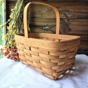 Longaberger Storage Basket w Handle 8"w x 3"d x 5"h 2002 lt brown *damaged* - Picture 1 of 8
