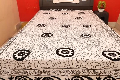 Cotton suzani bedspread for bed, tablecloth, wall hanging - Image 1 of 4