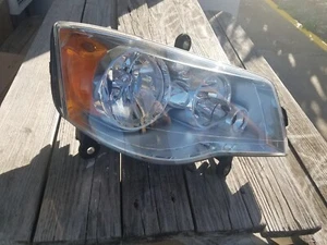 Chrysler/Dodge Town&Country/Grand Caravan Right Headlight - Picture 1 of 4