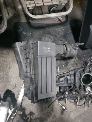 CAJA FILTRO AIRE 5N0129607 2015-2018 AUDI Q3 Foto 1 de 4