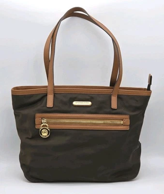 Bolso de Mano Michael Kors Kempton Marrón Nailon e Imitación Cuero Borde   Foto 1 de 4