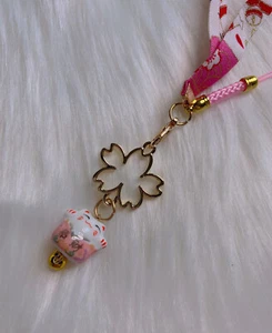 Japan Lucky Cat Pink Phone Strap Lanyards Sakura Cat Charm Bell Pendant Flower - Picture 1 of 3