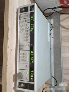 Panasonic VP-8193A 100 kHz to 140 MHz AM / FM / FM Stereo Signal Generatorsz - Picture 1 of 8