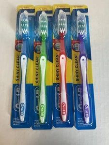 Oral-B Cepillos de Dientes Limpios Brillantes Con Tapas Suaves 35 Z Cerdas en Forma PACK de 4 - Imagen 1 de 2