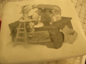 Dept 56 Heritage Village "UNTANGLE THE CHRISTMAS LIGHTS" #56 IN BOX - Picture 1 of 3