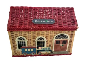 Main Street Station Weidenkorb Aufbewahrungskorb Kinder Spielzeug Truhe Box rot & hellbraun Kofferraum Vintage - Bild 1 von 16