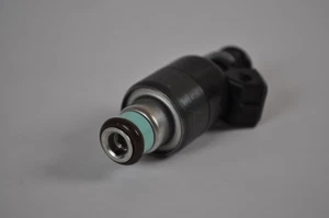 GM \ Delco 17113175 Fuel Injector, 7871B9 - Picture 1 of 7