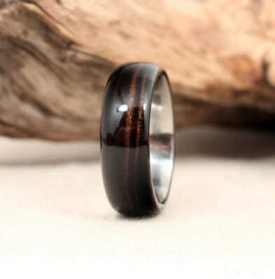 Anillo de boda de madera de koa hawaiano oscuro genuino puro de titanio para hombre de 8 mm Foto 1 de 3