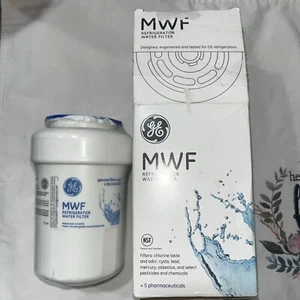 GE MWF Genuine Refrigerator Water Filter - Picture 1 of 3