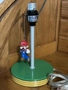 Super Mario Brothers Desk Lamp Nintendo NES *Works* 2019 - Picture 1 of 4