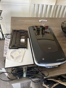 Epson Perfection V500 Photo Color Scanner z adapterem i akcesoriami - Przetestowany - Zdjęcie 1 z 7