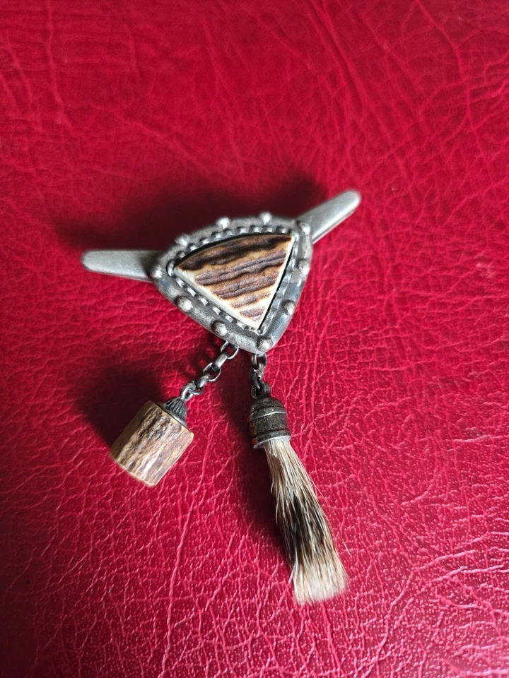  Alte Anstecknadel Hutnadel Wandernadel Brosche Trachtschmuck Jagd  - Bild 1 von 2
