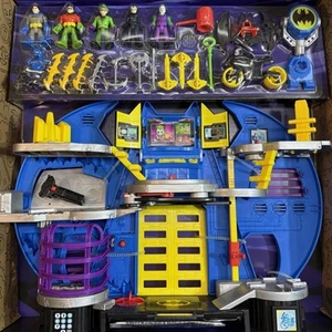 Baticueva y accesorios Fisher-Price Imaginext DC Super Friends Batman - Imagen 1 de 6