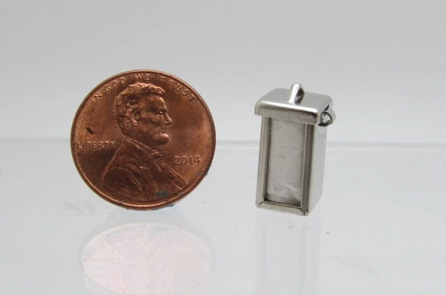 Mesa de restaurante miniatura para casa de muñecas/dispensador de servilletas de encimera MUL2553 Foto 1 de 1