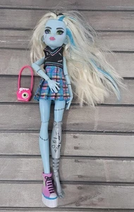 Monster High GENERATION 3 FRANKIE STEIN Fashion Doll 2022 Mattel Ghoul Day Out - Picture 1 of 9
