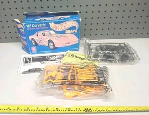 Vtg Hot Wheels Snaps '82 Corvette Model Kit 1:32 NIOP - Picture 1 of 10