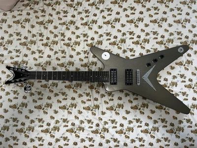 Guitarra Eléctrica Korea Dean ML-X7 7 Cuerdas Carbón Metálico *Como Nueva* Foto 1 de 4