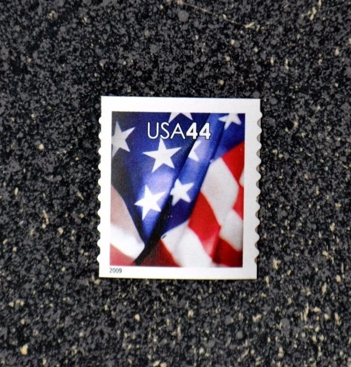 2009USA #4393 44c Flag (APU) - Coil Single - Mint NH - Image 1 of 1