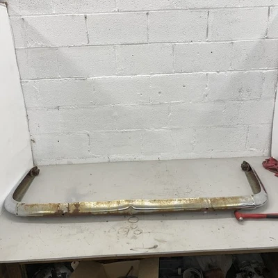 Para-choque traseiro Ferrari 250 Gte - Imagem 1 de 4