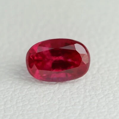 0.58-0.7ct 1pc Pigeon Blood Red Ruby (Hydrothermal) Oval 6x4 Lab Grown  - Image 1 of 3