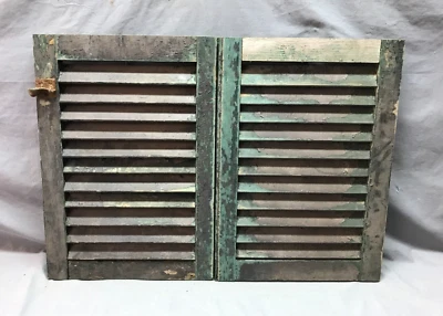 Par de persianas pequeñas de madera negras en mal estado 15x21 de colección elegantes antiguas 1316-24B Foto 1 de 4