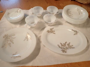 VINTAGE FEDERAL GLASS CO GOLDEN GLORY USA PLATES BOWLS CUPS SAUCERS - Picture 1 of 7