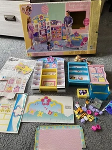 Barbie Happy Family Toy Store Playset 2003 - Picture 1 of 11