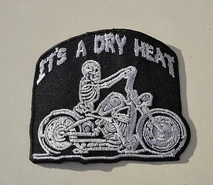 Parche Patch It's A Dry Heat plancha calavera helicóptero biker Iron On HD - Imagen 1 de 1